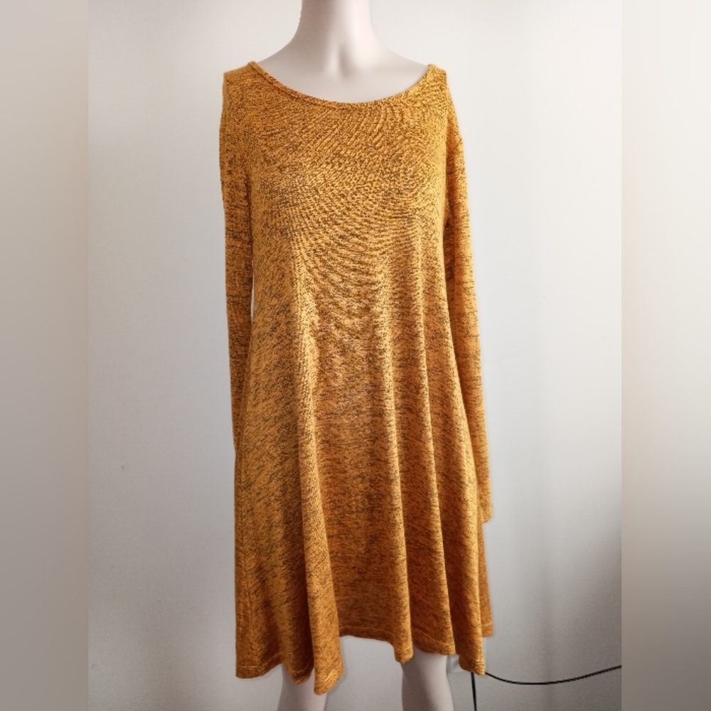 Discreet long sleeve dress size small new with tags